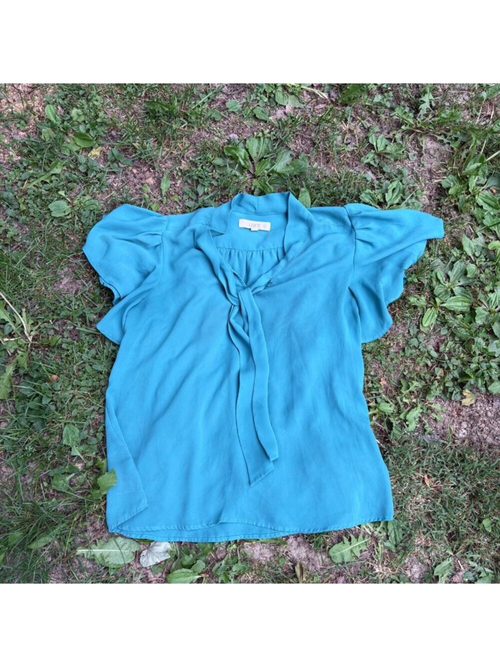 LOFT Blue Tie Neck Blouse Womens Medium Flutter Sleeve Career Office Top‎
